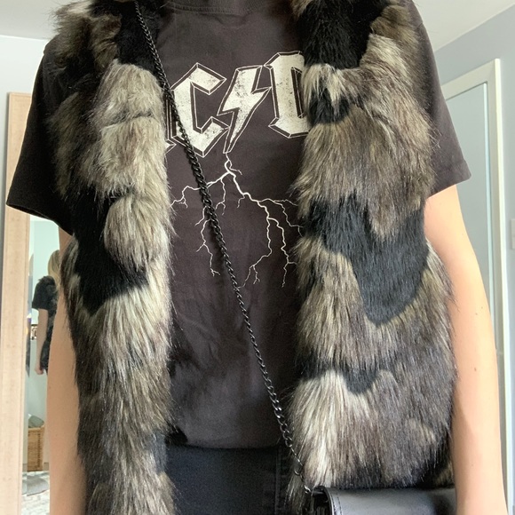 Faux fur vest - Picture 1 of 4